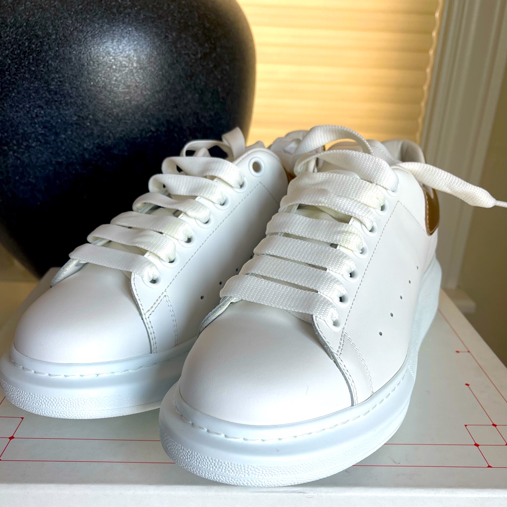 Alexander Mcqueen | Oversized Sneakers In White/Gold 40.5